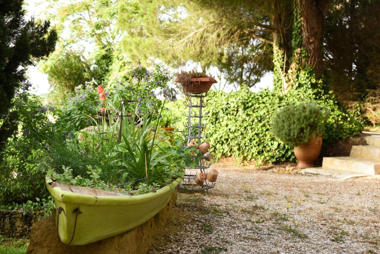La Bergerie De L'Etang Bed & Breakfast Montels  Exterior photo